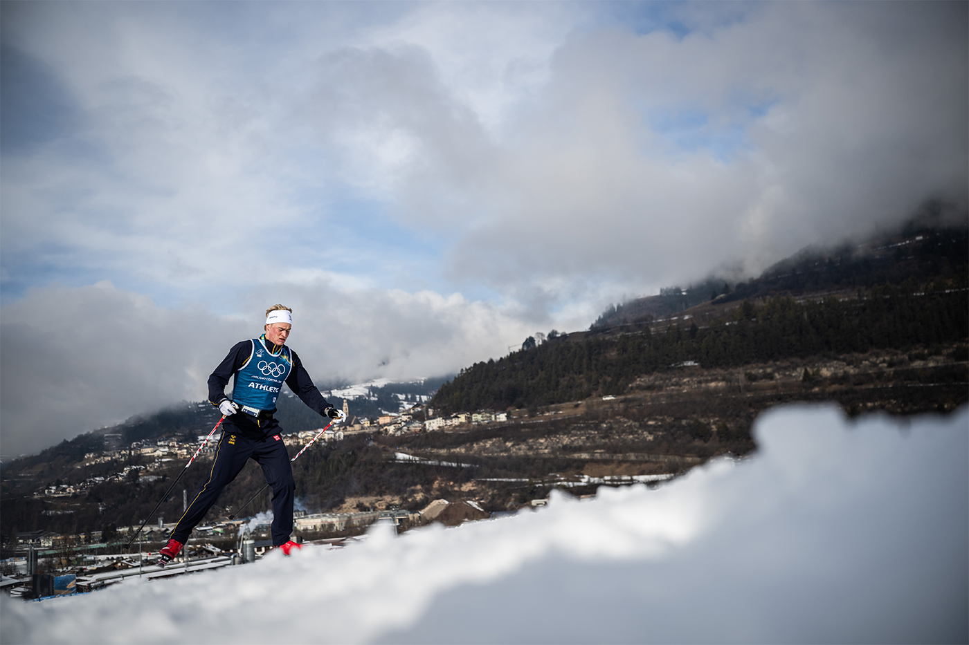 How Do Athletes Train to Avoid Altitude Sickness?