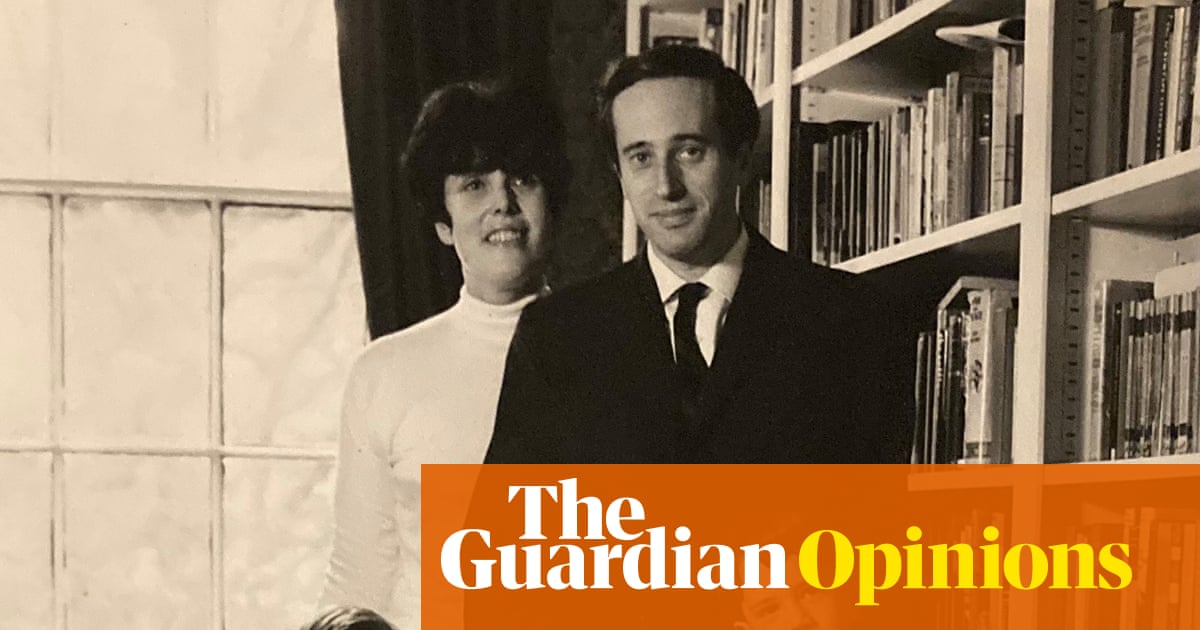 Reading was the key to breaking through the fog of my parents’ dementia | Jo Glanville