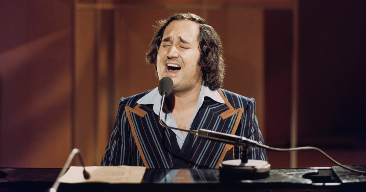 Neil Sedaka, songwriter to the stars for decades, dies at 86