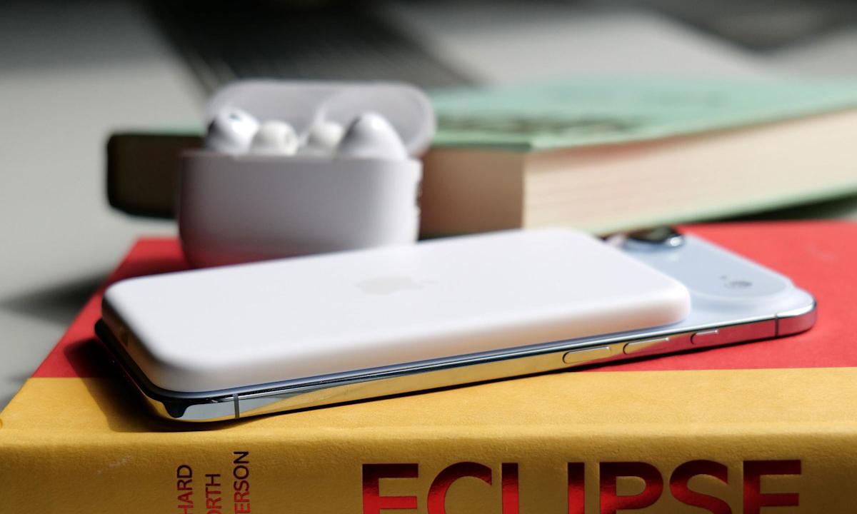 Apple’s iPhone Air MagSafe battery pack drops to an all-time-low price