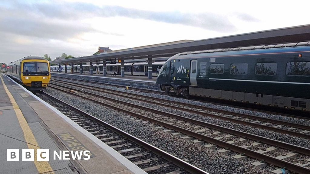 Trains through Oxford affected by bridge replacement works – BBC