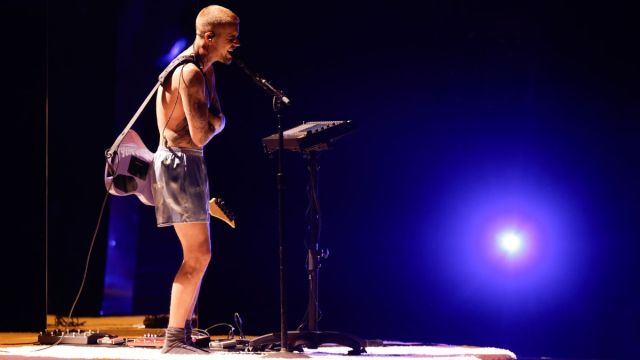 Justin Bieber Ditches Coordinating Outfits With Hailey for Boxers at Grammys