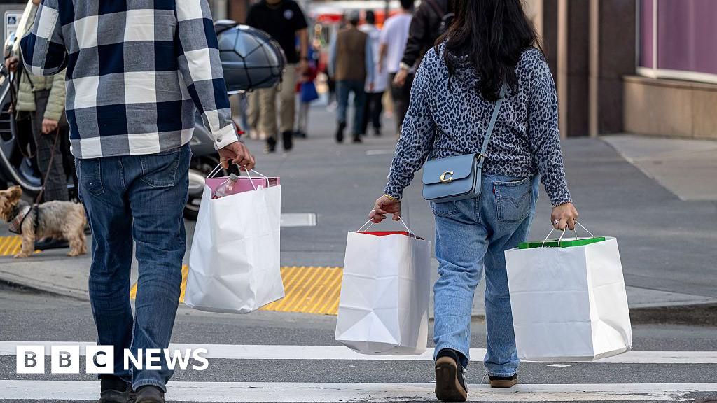 US consumer spending slowed in December – Is it a warning for the economy? – BBC