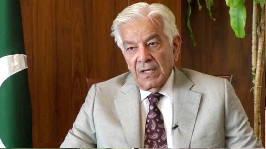 Khawaja Asif blames begging mafia for Gulf countries’ visa ban on Pakistanis