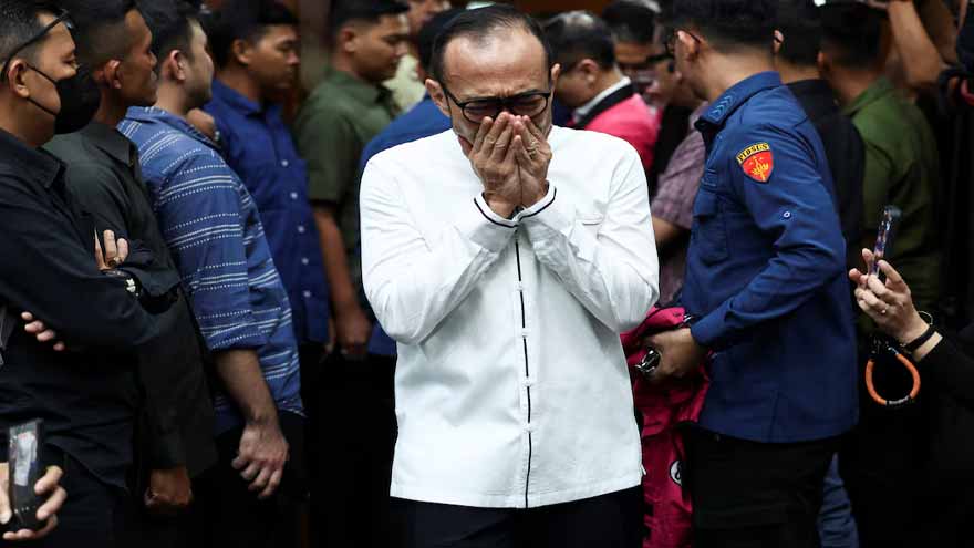Indonesia court jails ex-CEOs of Pertamina units in graft case