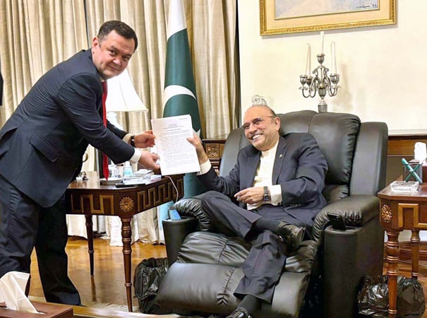 Zardari welcomes Uzbek president’s invitation, emphasises stronger ties