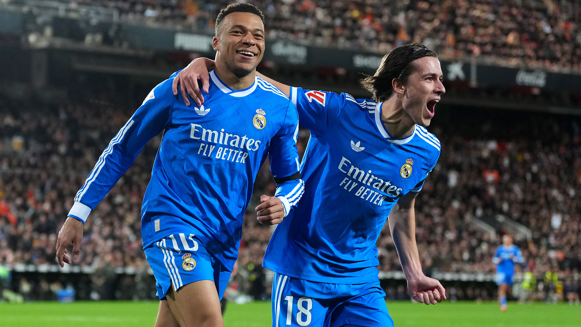 Madrid wins at Mestalla