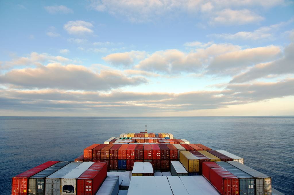 Hapag-Lloyd and DSV expand decarbonisation partnership with 18,000 tonnes CO₂e agreement