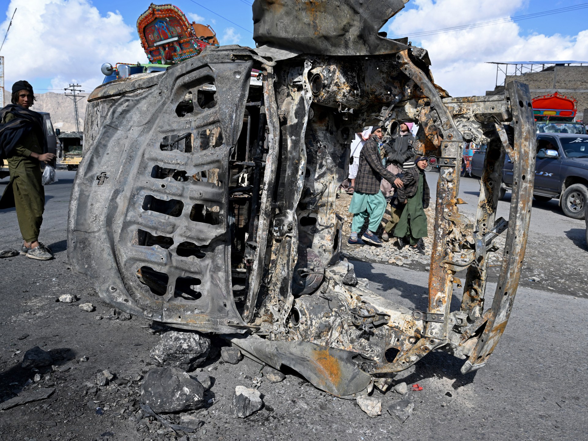 Pakistan deploys helicopters, drones to end standoff with Baloch rebels | Conflict News