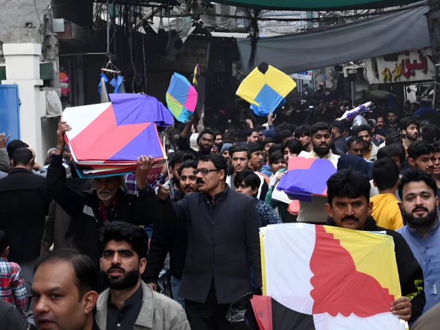 Pakistan revives iconic kite festival after yearslong ban