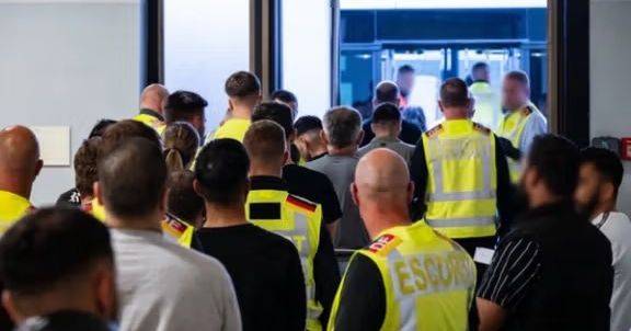 Germany deports 20 Afghans after deal with Taliban