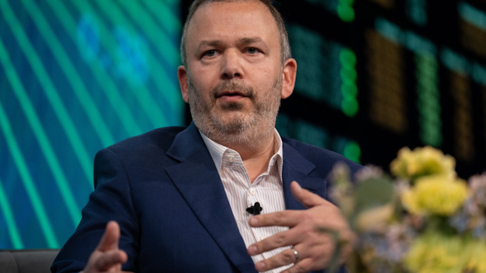 Hedge fund Saba offers to buy stakes in Blue Owl funds at steep discount