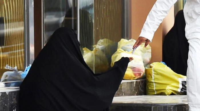 Gulf countries’ visa restrictions linked to Pakistani begging mafia: defence minister