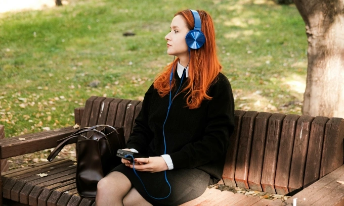 Why wired headphones are back in fashion