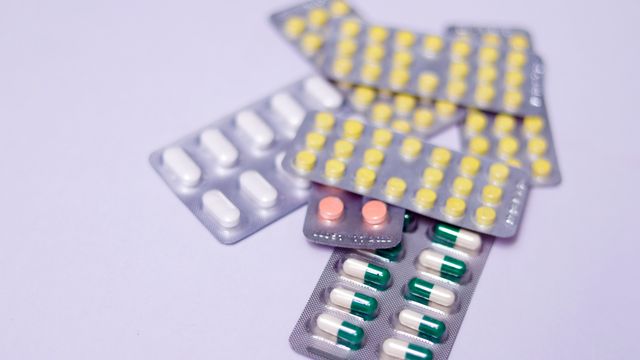 Hidden DNA Networks Help Bacteria Evade Antibiotics