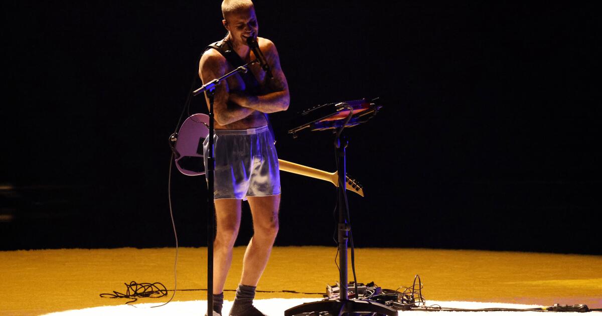Justin Bieber performs nearly naked in boxers at 2026 Grammys