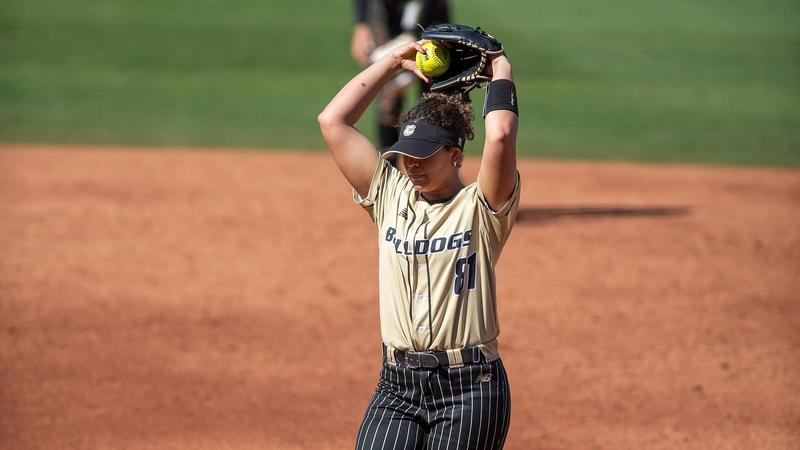 BULLDOGS SPLIT AT FINAL DAY OF BLUE HEN INVITATIONAL