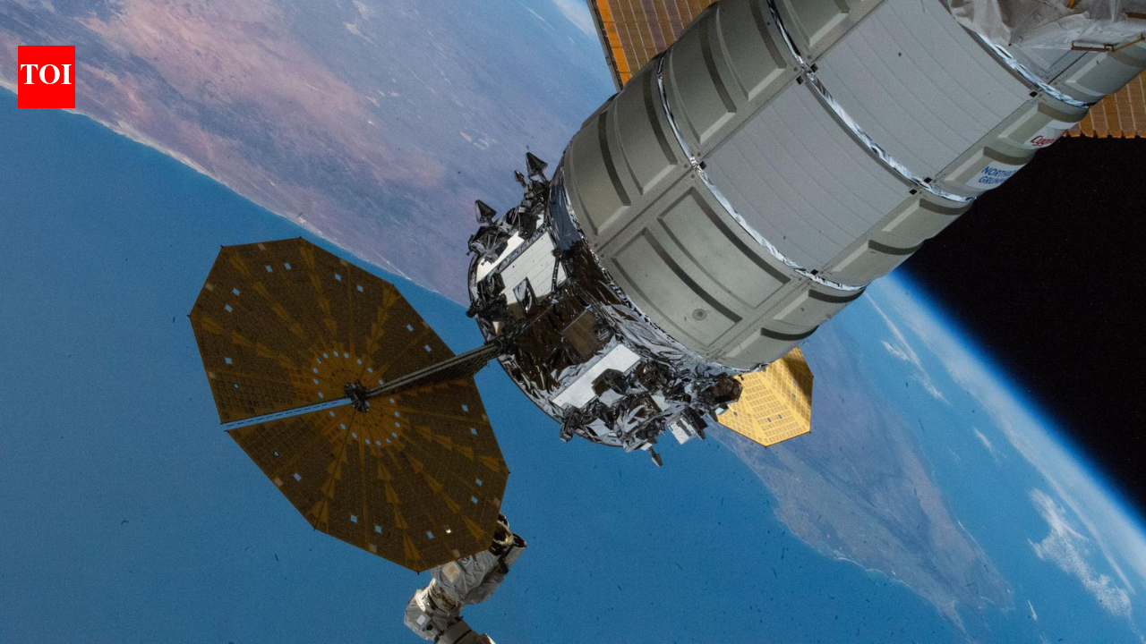 NASA astronauts use AI and augmented reality for health and spacewalks on ISS Expedition 74 |