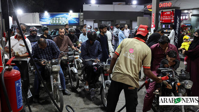 Punjab warns of action against hoarders as Islamabad seals petrol stations denying fuel – Arab News PK