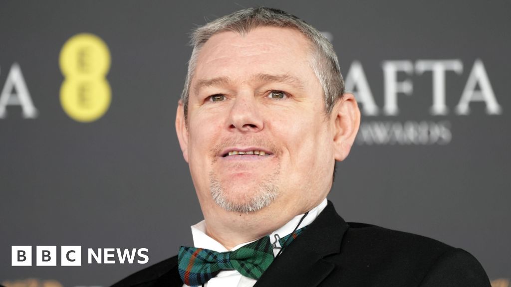 Saturday Night Live criticised for 'hurtful' Tourette's sketch – BBC