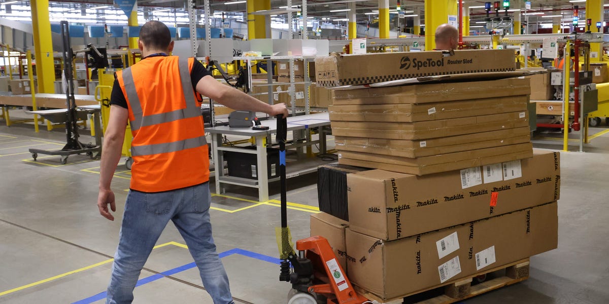 US-Iran Conflict Brings Amazon’s Abu Dhabi Operations to a Standstill