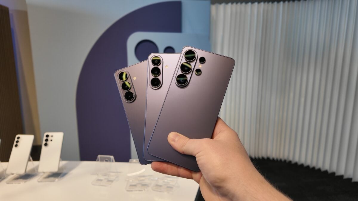 Samsung’s mobile division is facing its first ever loss