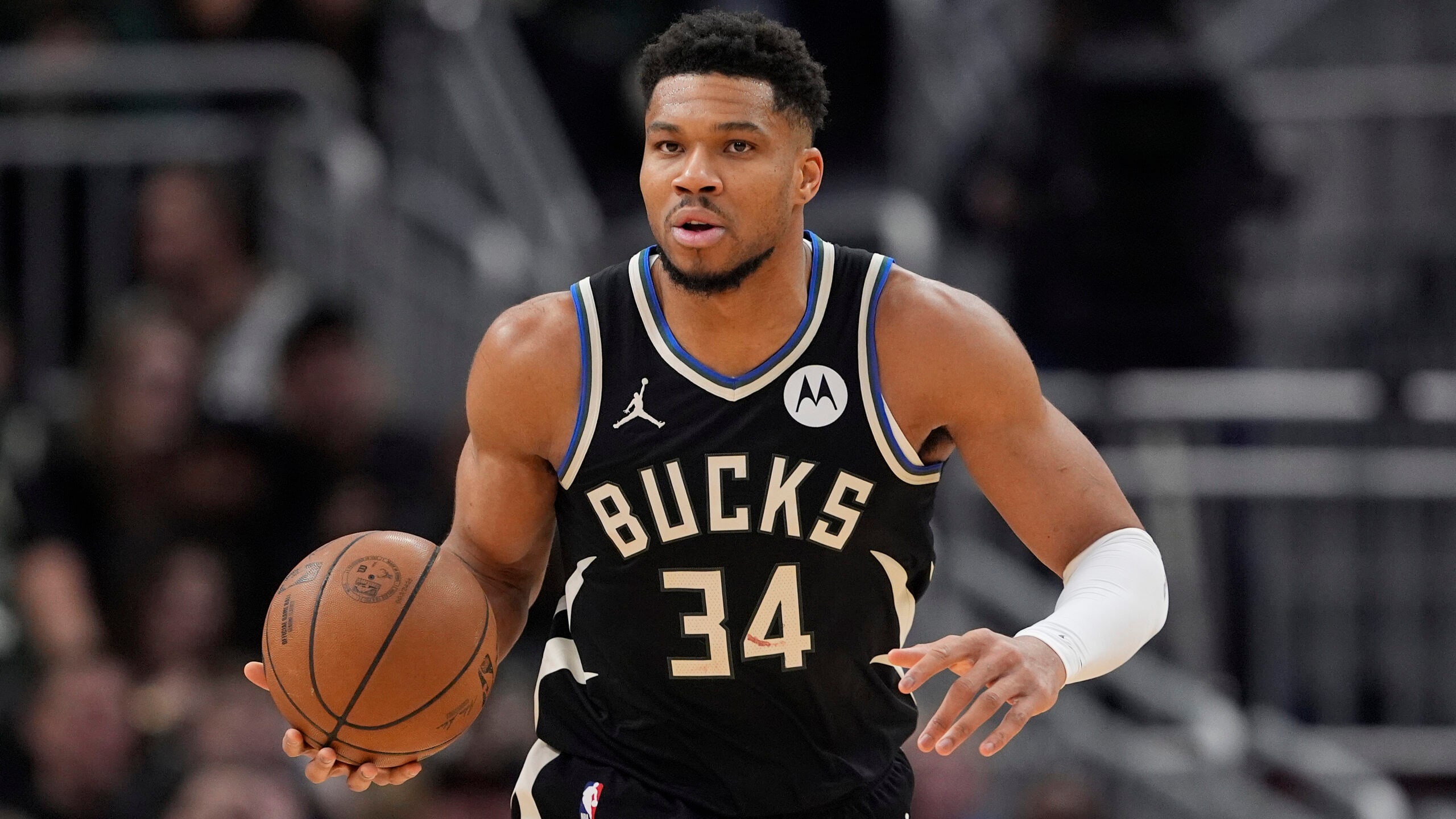 Giannis Antetokounmpo returns from calf injury