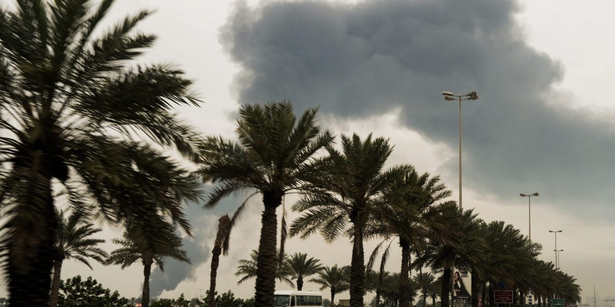 Bahrain starts output cuts at world’s top aluminum smelter