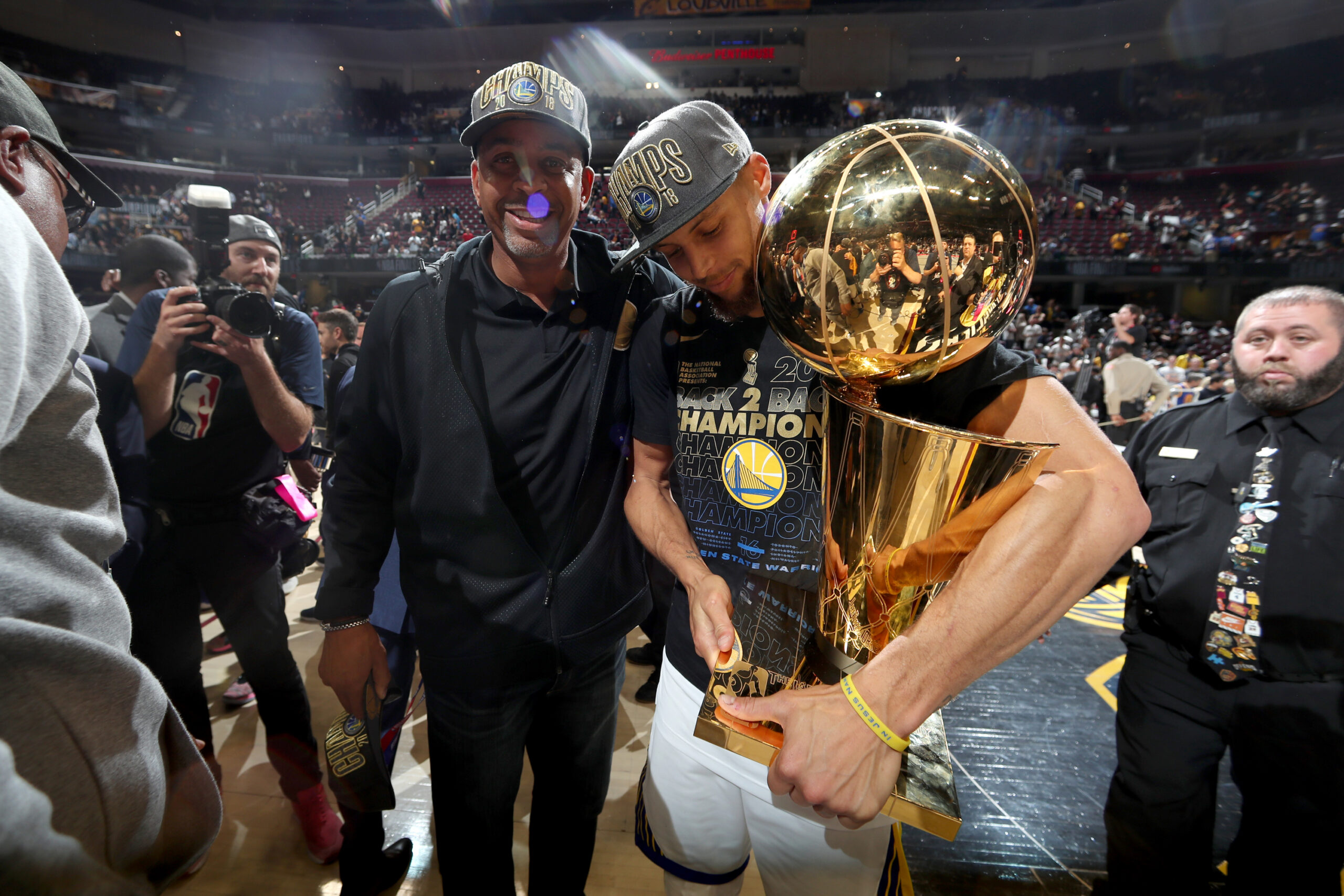 The Athletic: Steph and Dell Curry discuss retirement, family’s basketball legacy and more