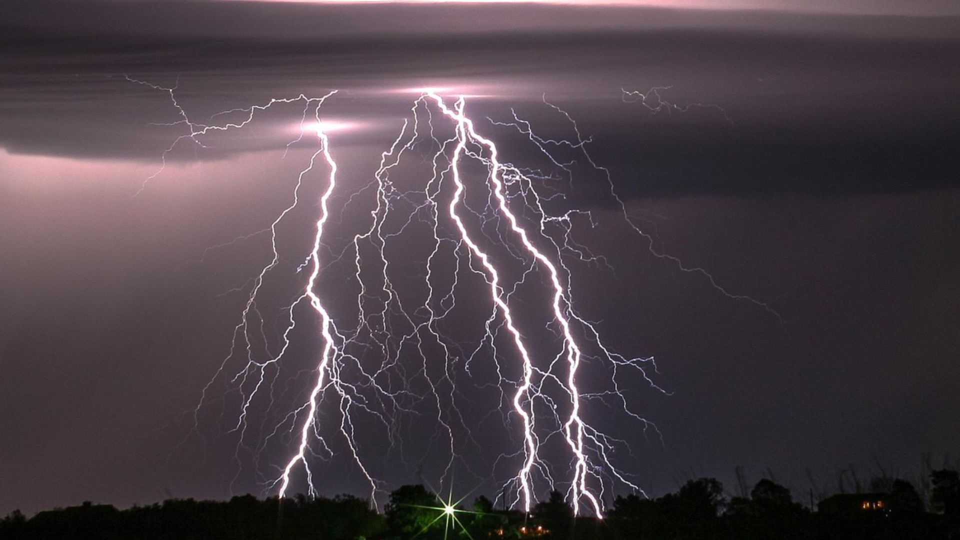 US lab models lightning from clouds in plastic to study storm physics