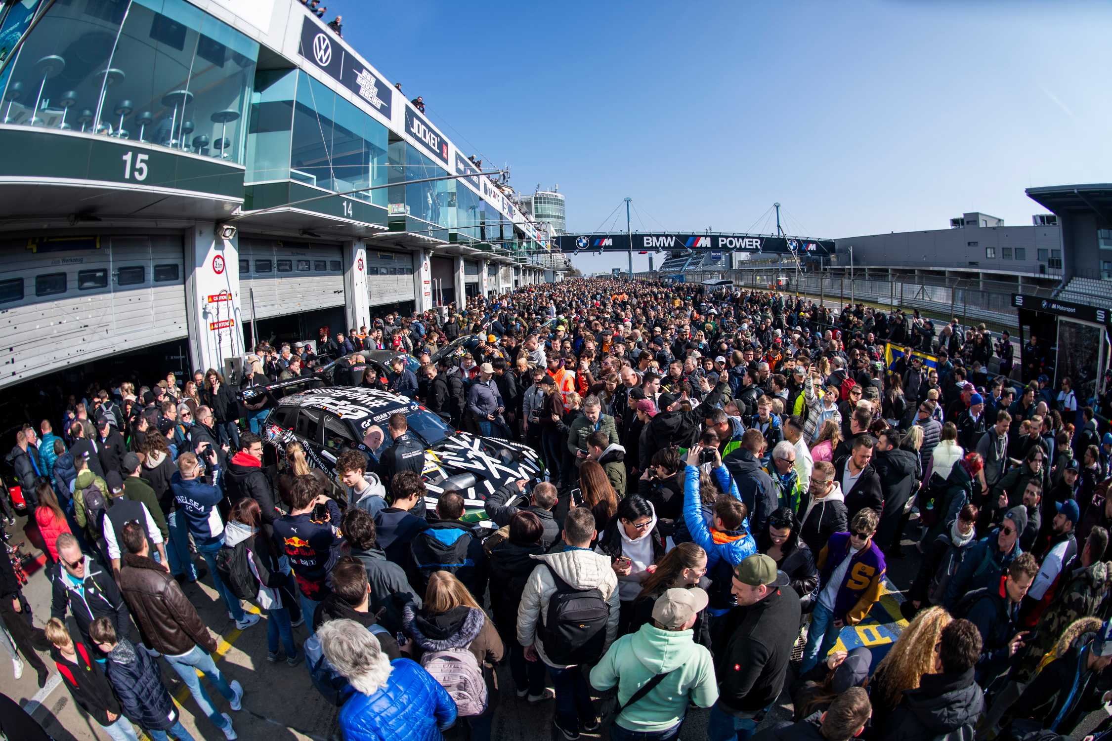 Spectacular racing debut for the BMW M3 Touring 24H – ROWE Racing on the podium in the BMW M4 GT3 EVO.