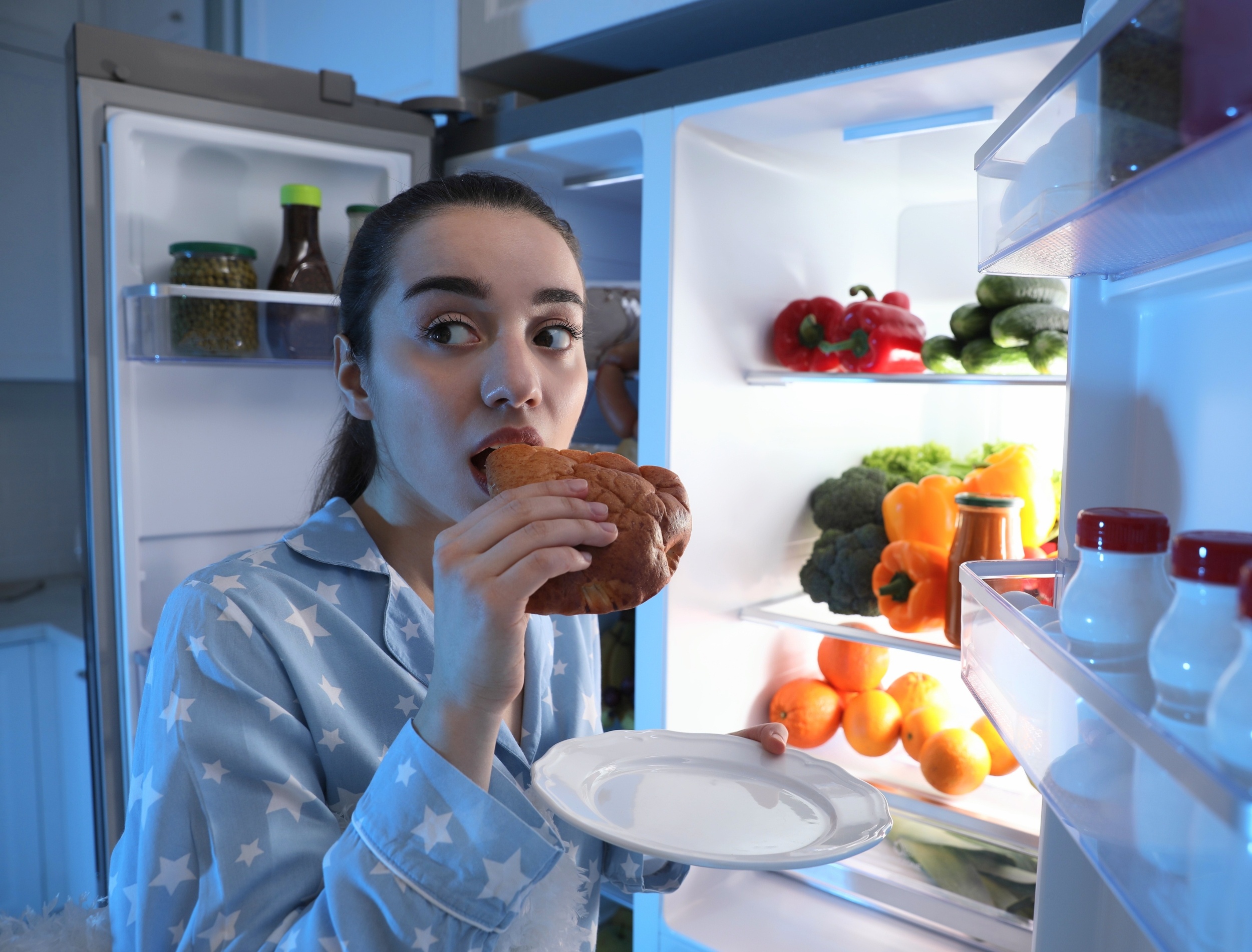 Irregular sleep patterns make teens crave unhealthy foods