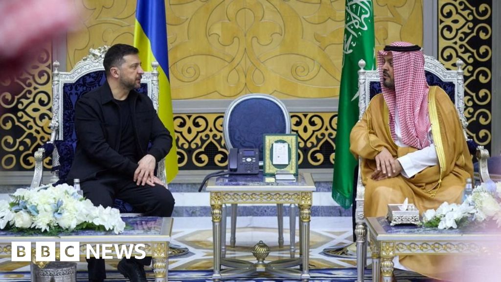 Zelensky visits Saudi Arabia after offering Ukraine's drone expertise – BBC
