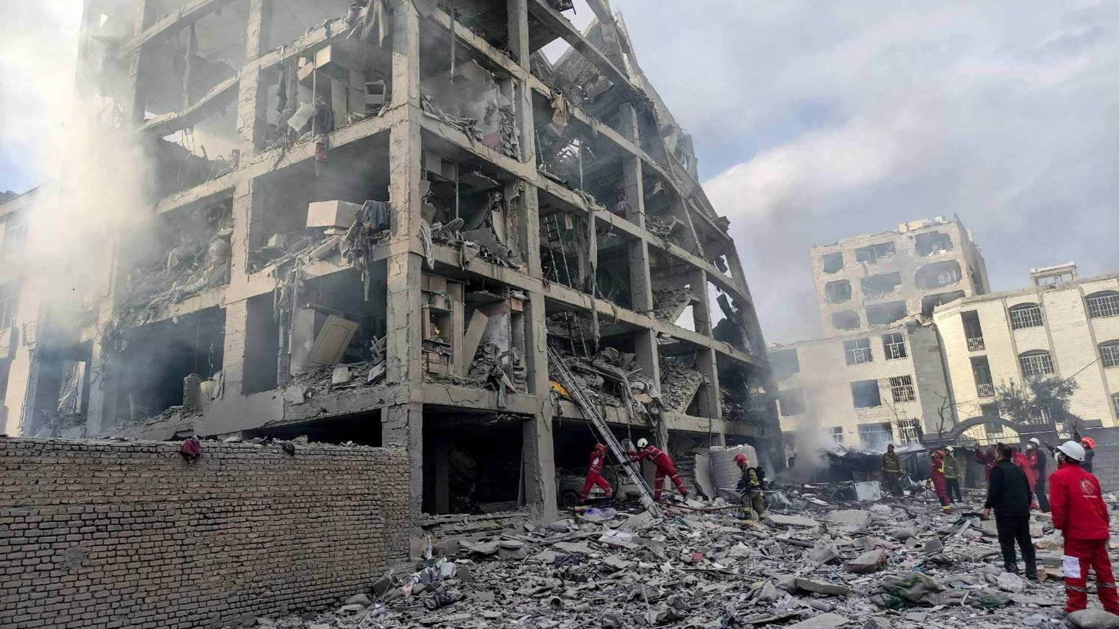 There is no easy exit to Trump’s war – Financial Times