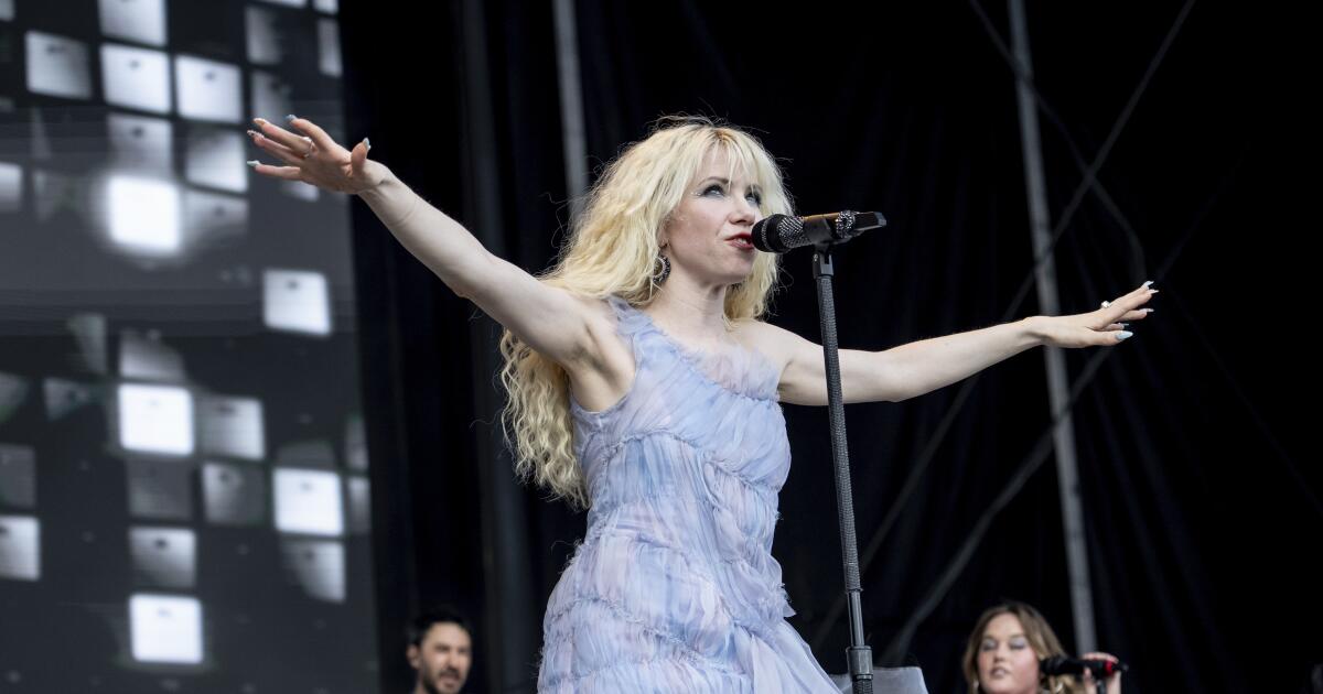 Call me mommy! Carly Rae Jepsen, Cole M.G.N. welcome baby