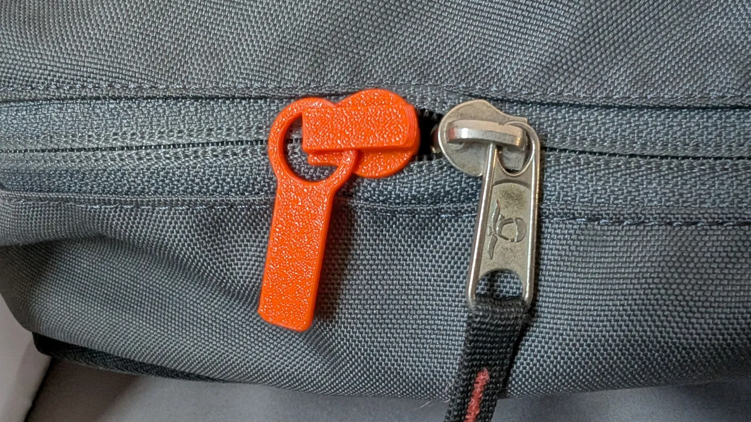 This Printed Zipper Repair Requires No Unsewing