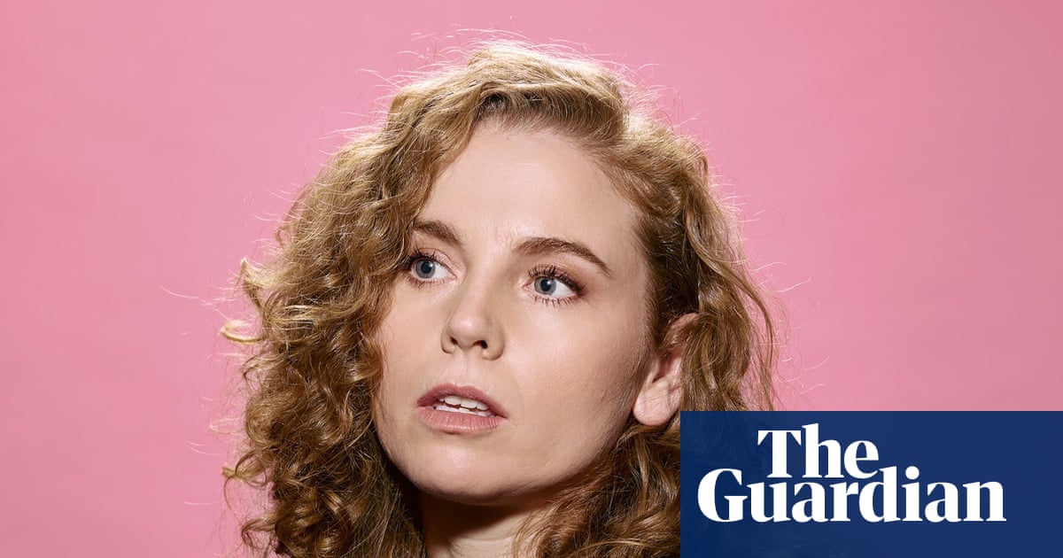 Bronwyn Kuss: Bronwyn & Sons review – parchingly dry comedy about success in your late 30s | Melbourne international comedy festival