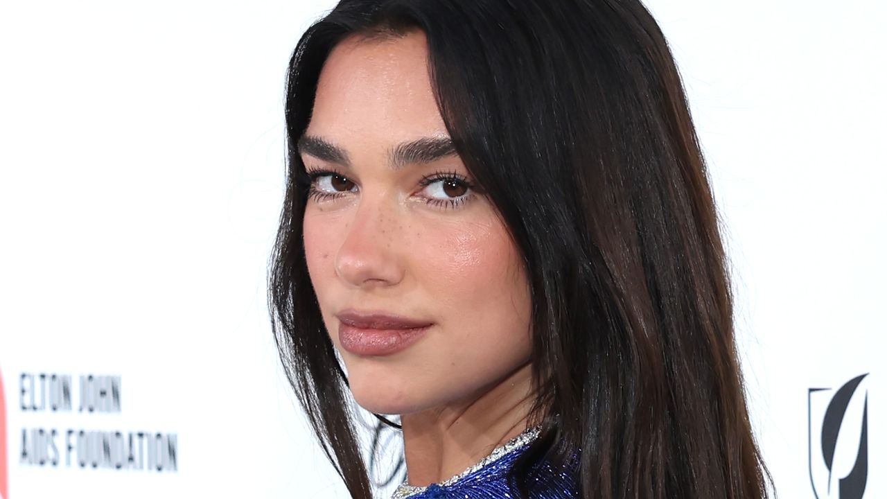 Dua Lipa’s Makeup Artist on the Micro-Lining Technique That Instantly Gives You Bigger Lips