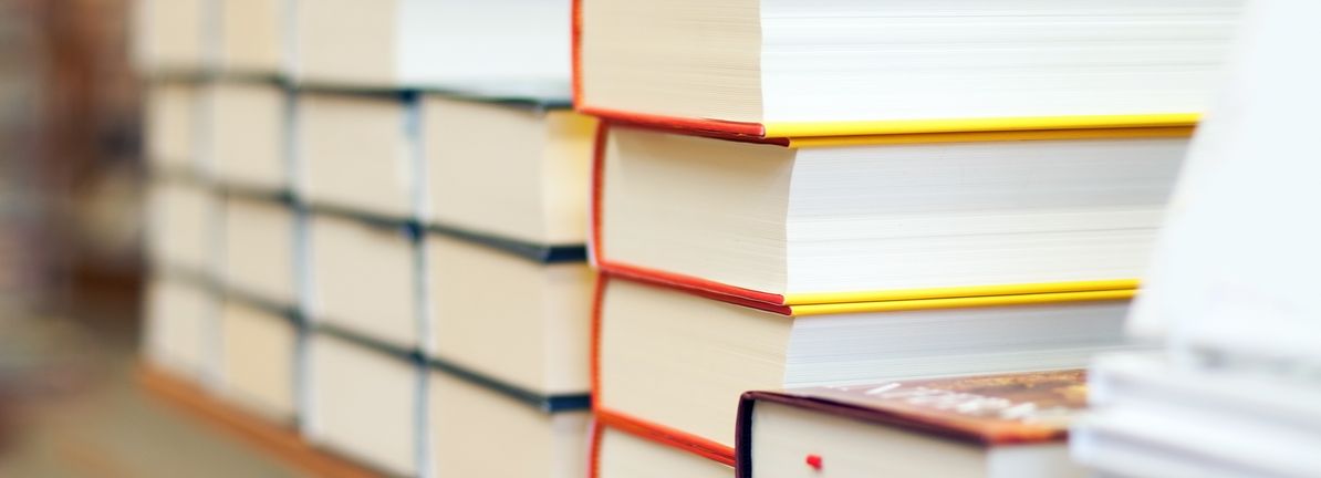 Assessing China Literature (SEHK:772) Valuation As Mixed Share Price Momentum Raises Questions