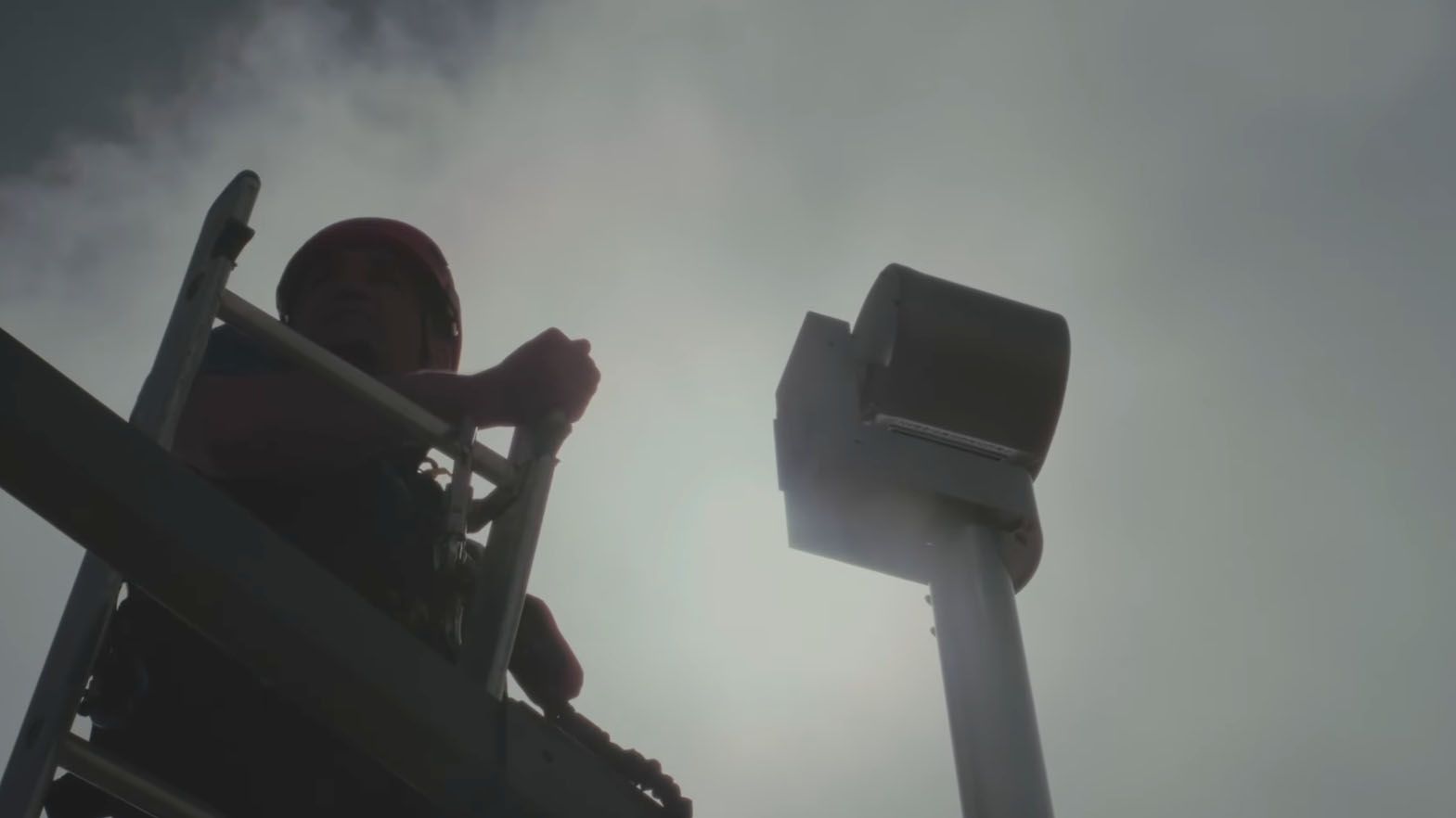 A Fujifilm X-T5 camera is chilling out in hand-made housing on top of the Swiss Alps, beaming mountain conditions to visitors