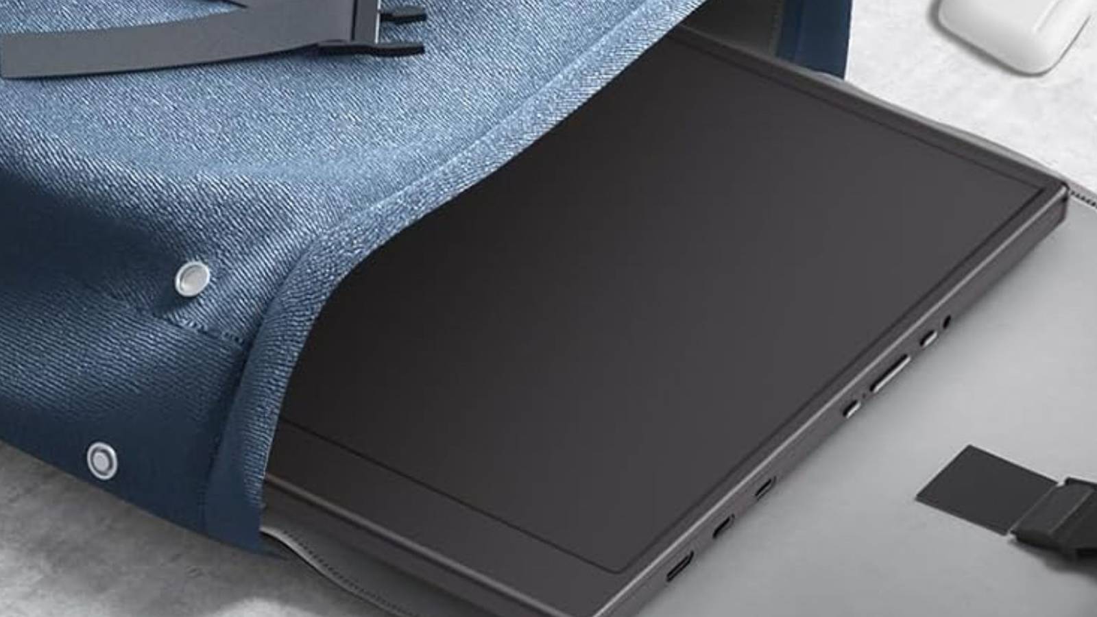 Upgrade your viewing experience on a budget with this 15.6-inch portable monitor that’s now just $40