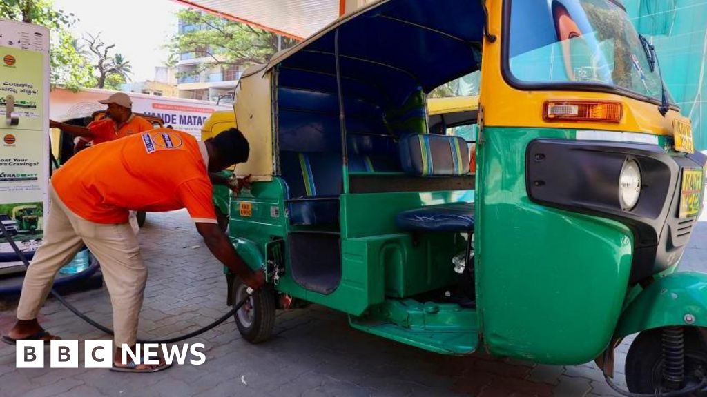 Oil prices rise as investors eye fragile US-Iran ceasefire – BBC