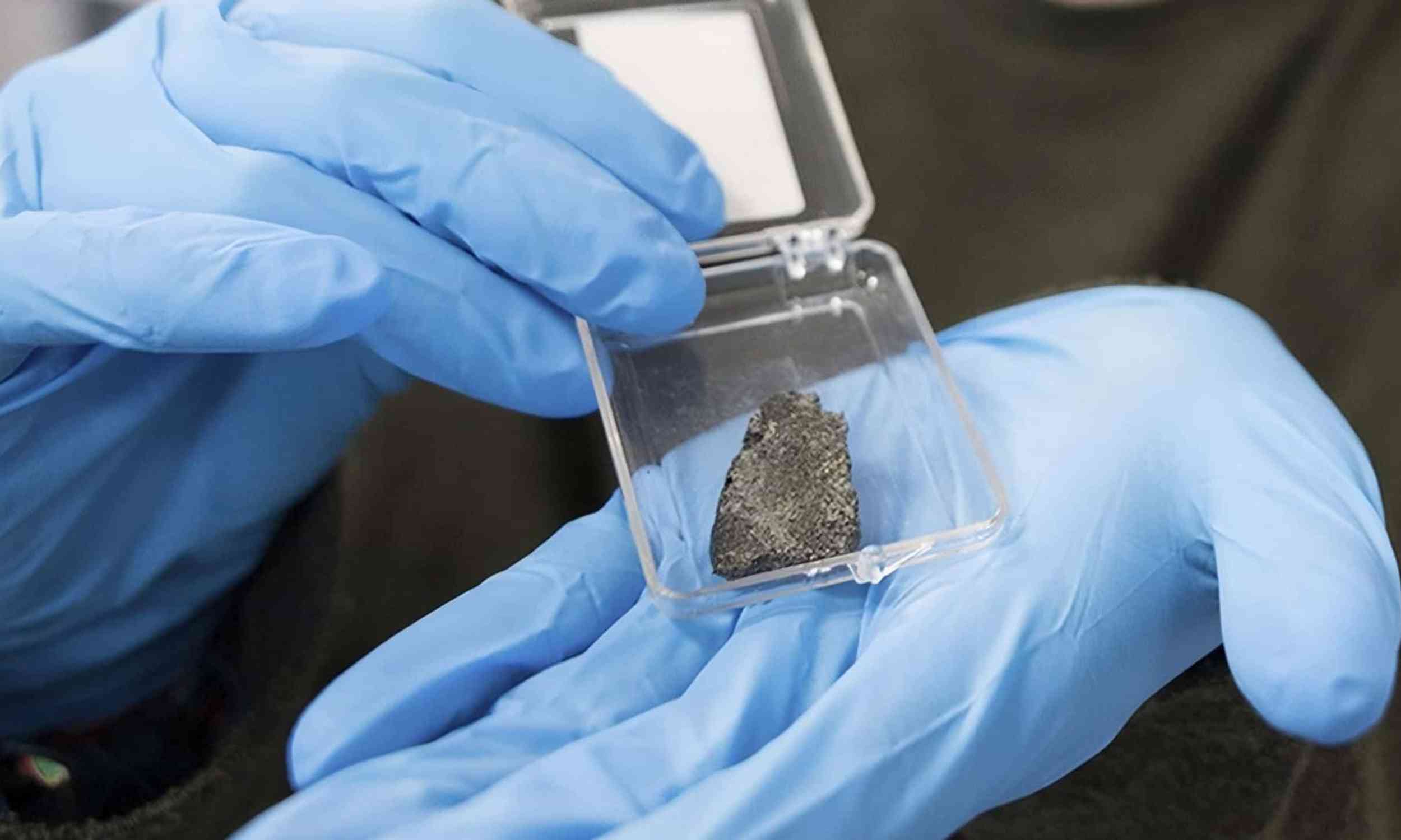 Pen ink found inside Martian meteorites, exposing a larger issue